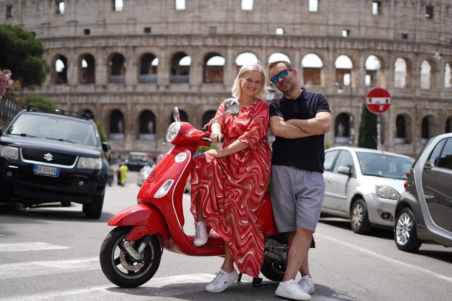 Rome: Guided Vespa Tour with Photo Stops - Janiculum Hill panoramas with a photo stop payoff