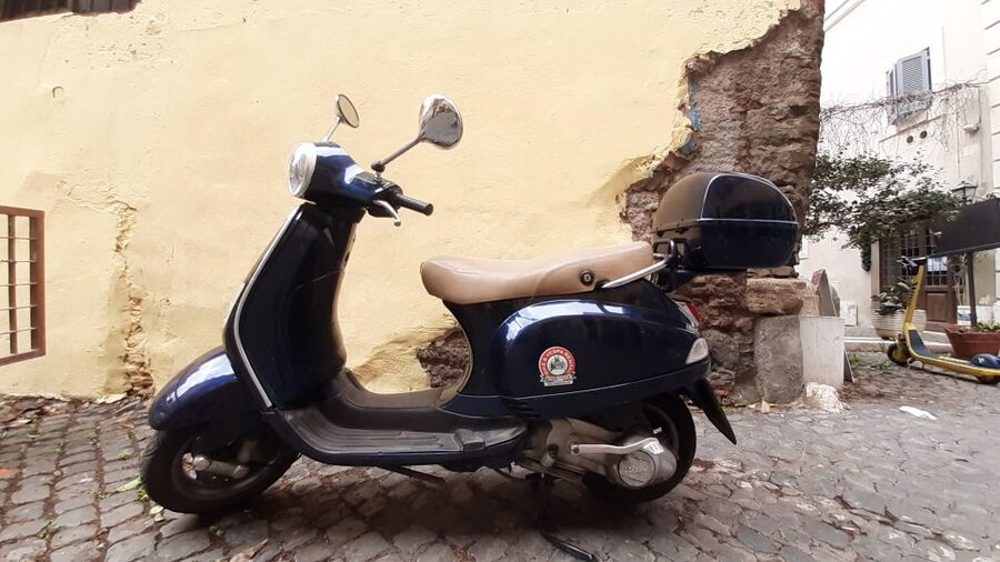 Rome: Half-Day Tour by Vespa with Driver - Why a Driver-Led Vespa Tour Works Best in Rome