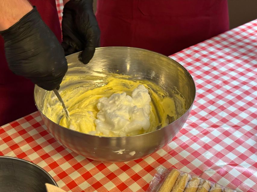 Rome: Homemade Pasta and Tiramisu Cooking Class - Where you meet in Rome, and what that means for your start