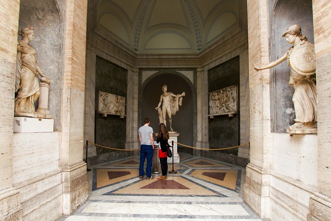 Rome in a Day Tour with Vatican, Colosseum and Historic Center - Piazza Venezia and the lunch break: where the day rhythm matters
