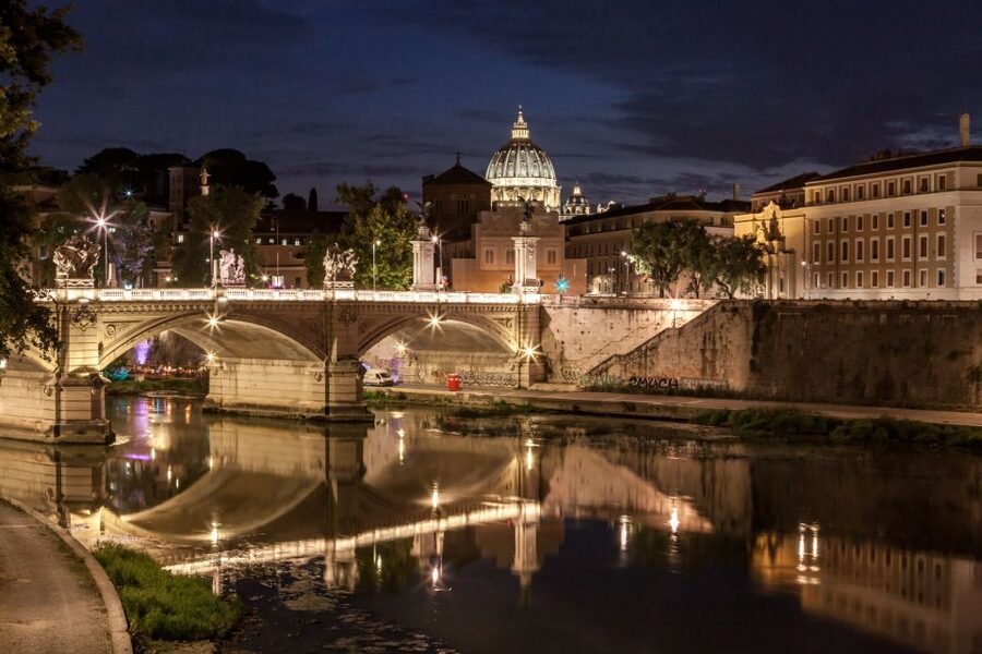 Rome: Murder Mysteries of Rome Guided Walking Tour - Chiesa di Santa Maria dell’Orazione e morte: The Stop That Most People Remember