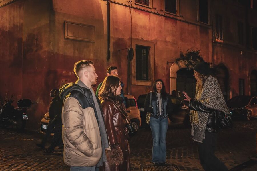 Rome: Murder Mysteries of Rome Guided Walking Tour - Where You Meet the Guide, and How to Stay Oriented