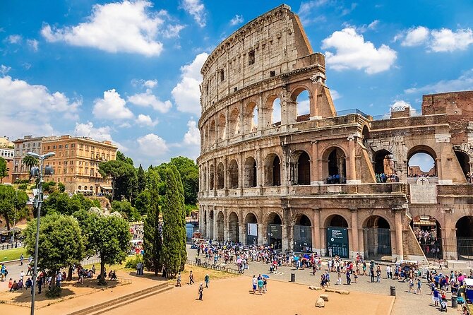 Rome on a Golf Cart Semi-Private Tour Max 6 with Private Option - Pantheon Portico, Trevi Fountain, and Piazza Navona in One Day Mode