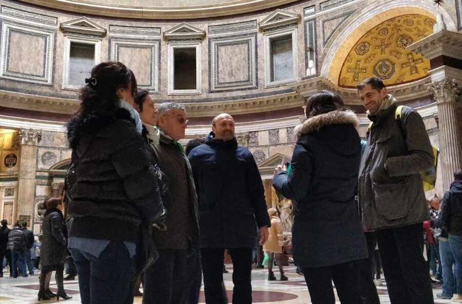 Rome: Pantheon Guided Tour with Skip-the-line Ticket - What makes the guides here feel worth your time
