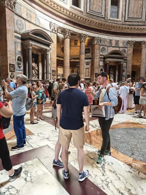 Rome: Pantheon Small-Group Guided Tour with Entry Ticket - The Oculus light show, and why it feels so exact