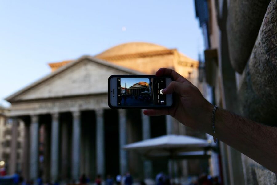 Rome: Pantheon Small Group Tour and Skip-the-Line Ticket - Piazza Navona: a lively walk to end the loop