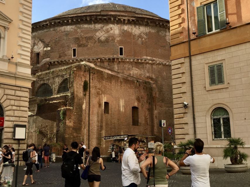 Rome: Pantheon Small Group Tour and Skip-the-Line Ticket - Raphael’s tomb and the Pantheon’s Christian life