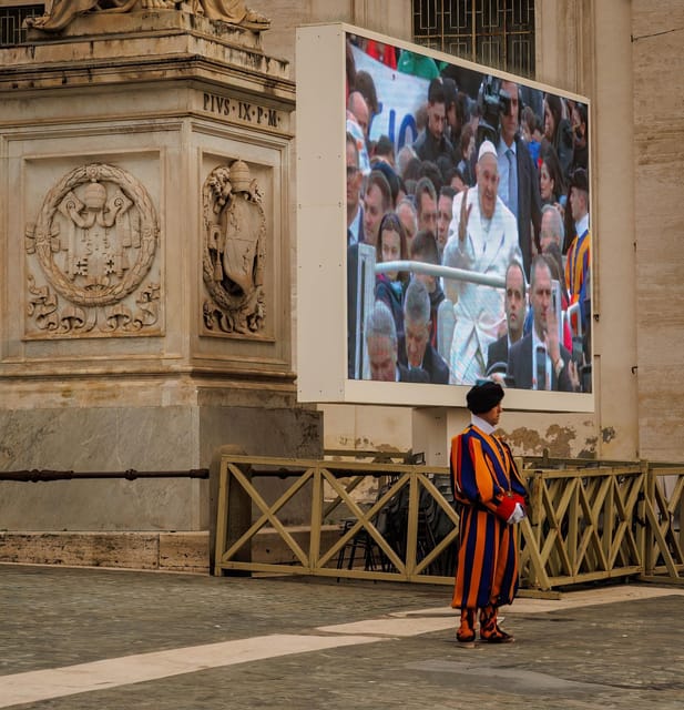 Rome: Papal Audience Tour With Reserved Access - Meeting at Chiosco Bar L’Ottagono, then straight to security