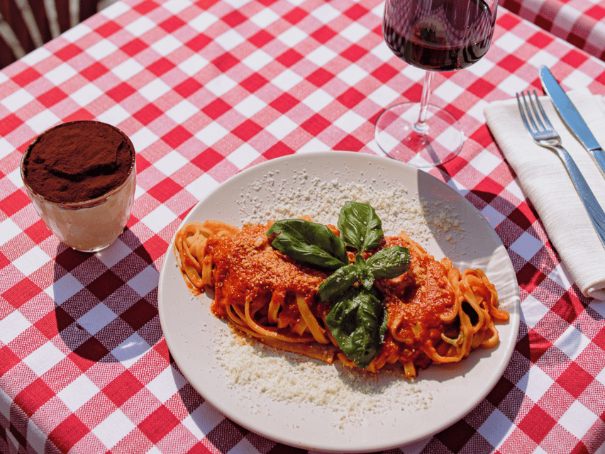 Rome: Pasta and Tiramisu Cooking Class in Piazza Navona - Ristorante Tucci Setup: Meeting Inside, Cooking On Time