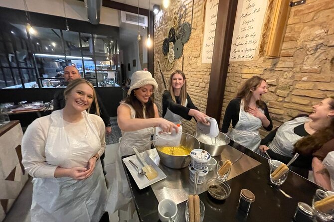 Rome: Pizza & Tiramisu Class with Free Flowing Fine Wine - Dietary limits: who should book, and who should skip or ask first