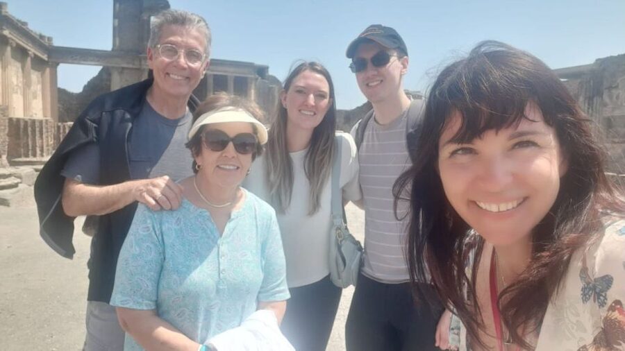 Rome: Pompeii Tour with Wine and Lunch by High Speed Train - The lunch and wine tasting reset near Pompeii: farm-to-table plus four wines