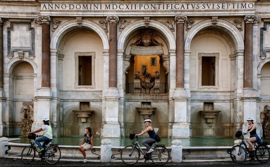 Rome: Private Half-Day Bike Tour with E-bike - Colosseum plus Imperial Fora, the iconic start that sets the tone