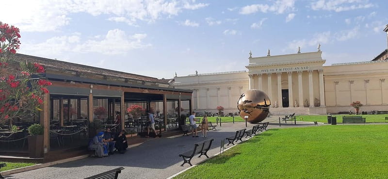 Rome: See Behind-The-Scenes In The Vatican - Your guide’s visual clues: how the museum becomes readable