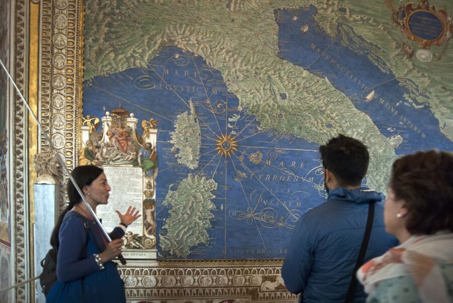 Rome: Skip the line Vatican Museums & Sistine Chapel Tour - Sculpture highlights in the Belvedere Courtyard