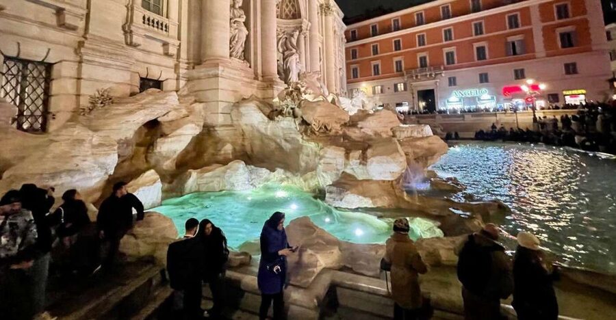 Rome: Spanish Steps, Trevi, Navona and Pantheon Sunset Tour - Spanish Steps after the afternoon light fades