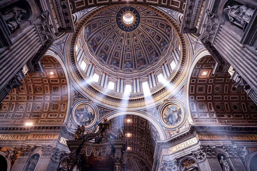 Rome: St. Peter's Basilica Audio Guide with Dome Tickets - Meeting your HOST near St. Peter’s Basilica