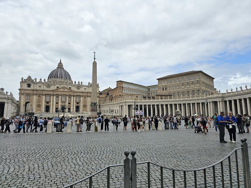 Rome: St. Peter's Basilica, Dome, and Vatican Grottoes Tour - Entering St. Peter’s Basilica: why the interior feels so huge