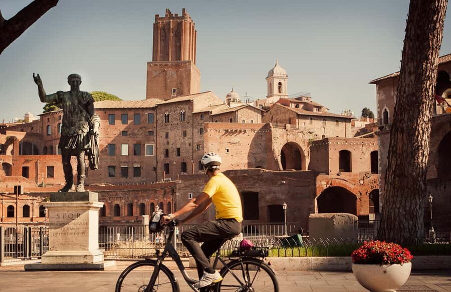 Rome: Top Highlights & Hidden Gems Tour by Cannondale E-Bike - Colosseum and Roman Forum, seen from the right angle (and without exhaustion)
