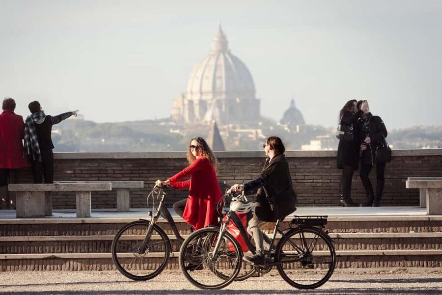 Rome: Top Highlights & Hidden Gems Tour by Cannondale E-Bike - Piazza Navona, Pantheon, and Portico di Ottavia: classical scenes with real street life