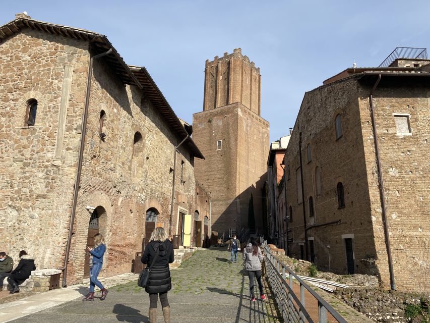 Rome: Trajan Markets Experience with Multimedia Video - Start with the 25-minute Ancient Rome video and the 170+ point app