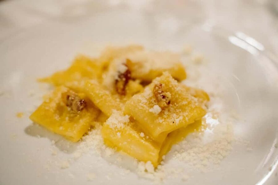 Rome: Trastevere Food, Wine & Spritz Evening Tour - Piazza di San Cosimato: the easiest way to start without stress