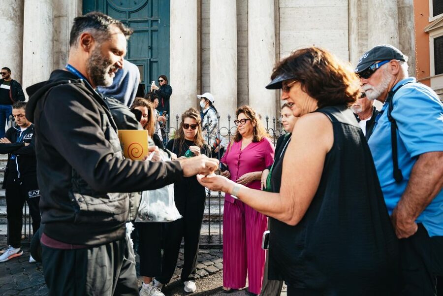 Rome: Trevi Fountain and Underground Guided Tour - The underground highlight: 9 meters down to Vicus Caprarius ruins