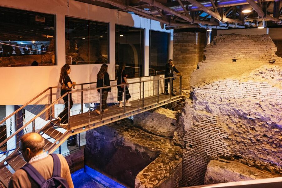 Rome: Trevi Fountain and Underground Guided Tour - What to do right after: turn the underground story into a better Trevi visit