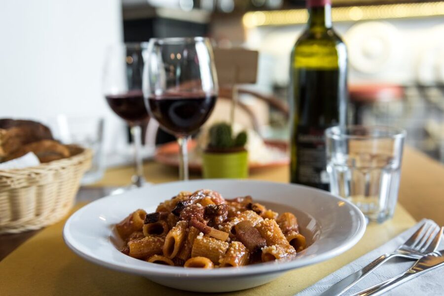 Rome: Twilight Trastevere Food Tour with Wine Tasting - Key things that make this Trastevere food and wine tour worth it