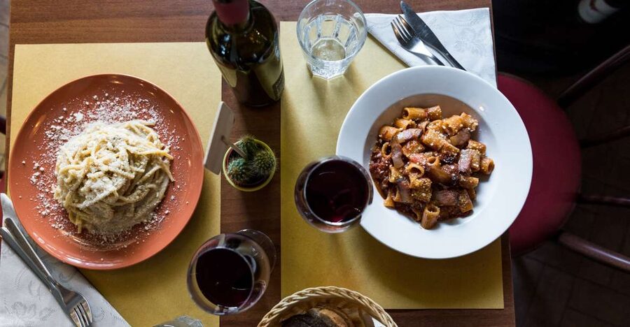 Rome: Twilight Trastevere Food Tour with Wine Tasting - Finding the meeting point on the Tiber Island (so you do not start late)