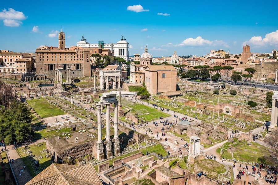 Rome: Ultimate Colosseum, Roman Forum & Palatine Hill Tour - Small group size and headsets: where the experience actually feels better