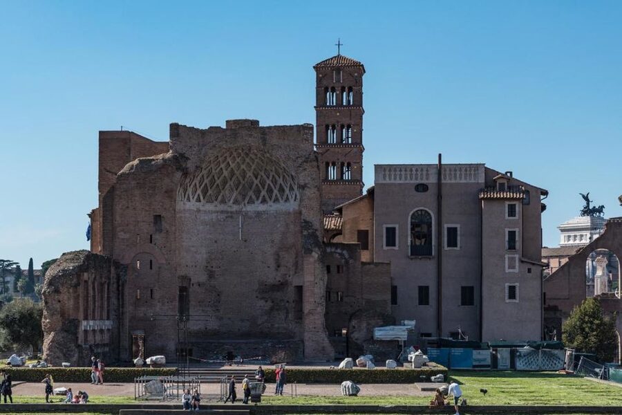 Rome: Ultimate Colosseum, Roman Forum & Palatine Hill Tour - Timing, surfaces, and Jubilee-related changes