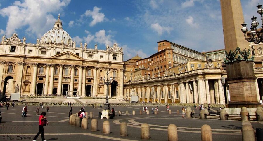 Rome: Vatican City and Catacombs Full-Day Guided Tour - Quick Photo Stops in Rome’s Classic Squares