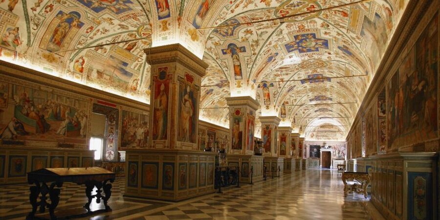 Rome: Vatican, Sistine Chapel & St. Peter's Basilica Tour - Languages, group feel, and why your guide can change everything