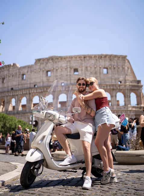 Rome: Vespa scooter tour "When in Rome" - The ride rhythm: what it feels like between stops