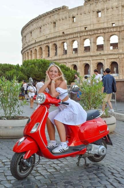 Rome: Vespa scooter tour "When in Rome" - Trastevere and Fontana dell’Acqua Paola: seeing Rome’s texture