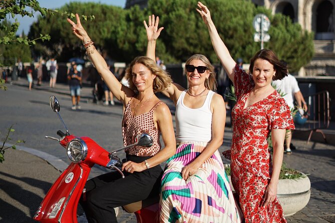 Rome Vespa Tour with Professional Photoshoot - Circus Maximus Pass By, The View From the Road