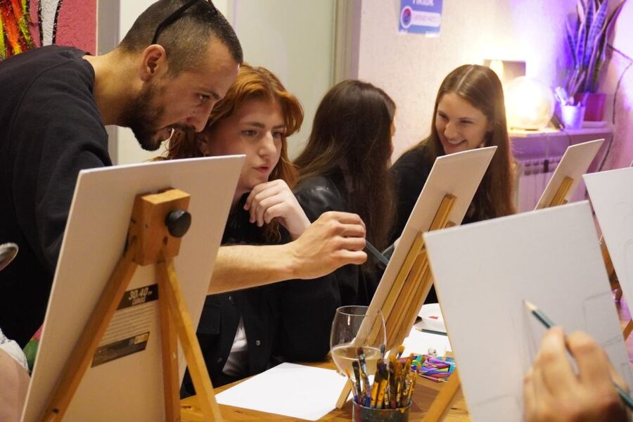 Rome: Wine and Paint Experience in Piazza Navona - A two-hour wine and paint night that fits real Rome time