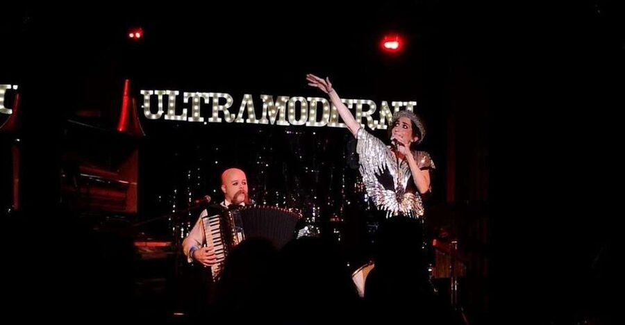 Rome: Wine, Legends, and Burlesque Extravaganza by Night - Legends With Your First Glass, How the Stories Are Told