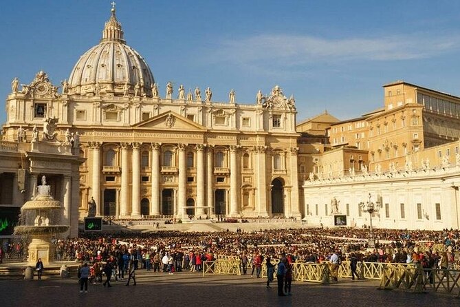 Skip-the-Line Ticket with Host - Vatican Museums & Sistine Chapel - Sistine Chapel: included entry, included rules, and the Last Judgment cover-up
