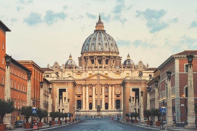 Skip-the-Line Ticket with Host - Vatican Museums & Sistine Chapel - Meeting at Viale Vaticano 100: how to avoid the most common headache
