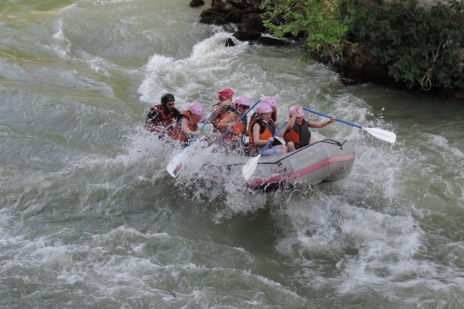 Urban Rafting on Rome's Tiber River - Stop, snack, and photo rhythm: how the tour keeps you moving