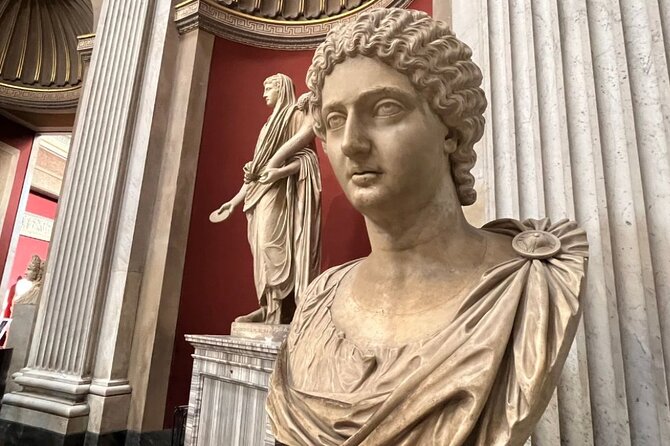 Vatican and Vatacombs Tour: Treasures of the Sistine Chapel - St. Peter’s Basilica: guided flow for a massive space (and the tomb association)