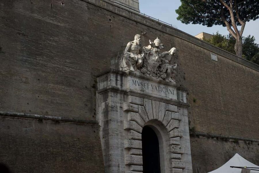 Vatican Museums and Sistine Chapel Tour with Basilica Access - Getting started: meeting point, security, and what can slow you down
