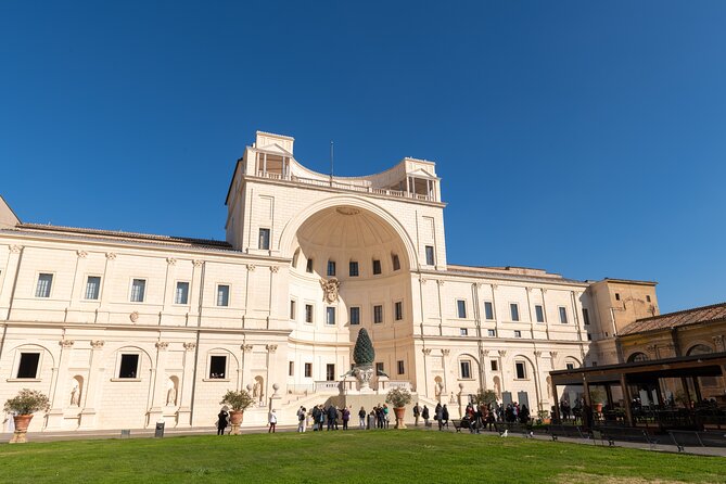 Vatican Museums, Sistine Chapel and St. Peter's Basilica Tour - Guides, Group Size, and the Crowd-Control Reality