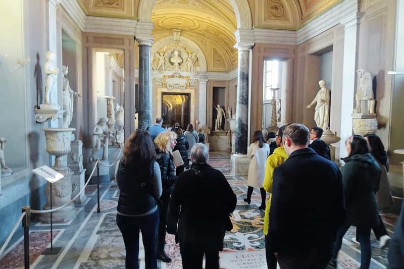Vatican Museums, Sistine Chapel & Skip-the-Line Basilica - Gallery of Tapestries and Gallery of Maps: when art turns into a story