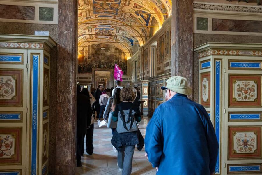 Vatican Museums & Sistine Chapel Skip-the-Ticket-Line Tour - Sistine Chapel time: how to see the ceiling without losing the plot