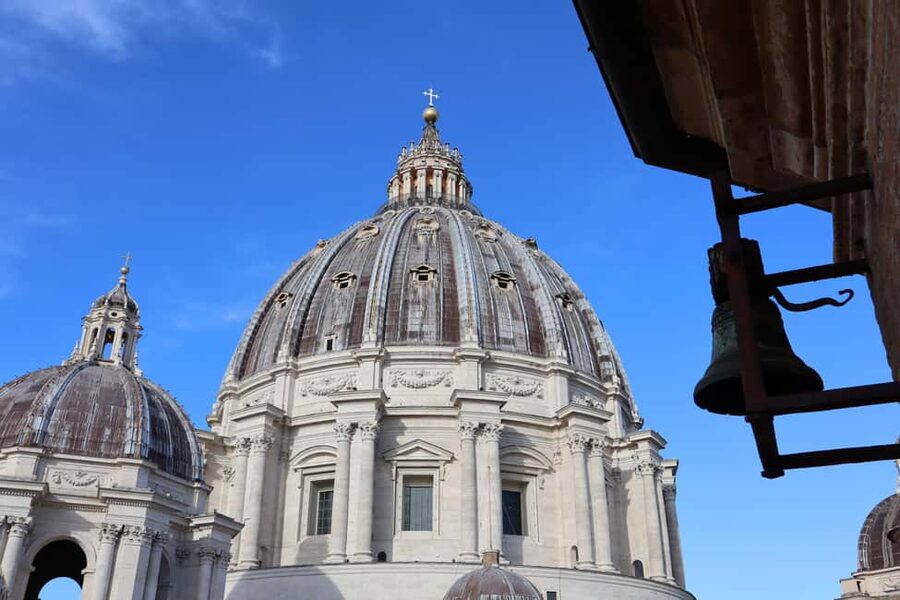 Vatican: St. Peter’s Basilica & Dome Ticket with Audioguide - Early access to St. Peter’s Basilica, but don’t expect magic