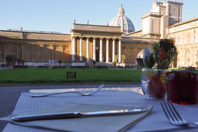VIP Vatican Breakfast and Guided Tour with Sistine Chapel Access - Breakfast in the Cortile della Pigna: convenient, scenic, and outdoors