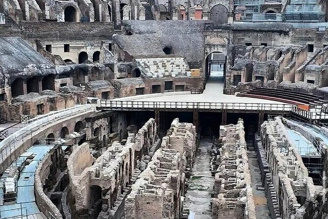 Wonders of The Colosseum Tour - Small-group atmosphere: where the guide makes the difference